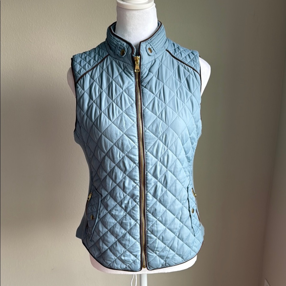 Love Tree women’s light blue zip front vest